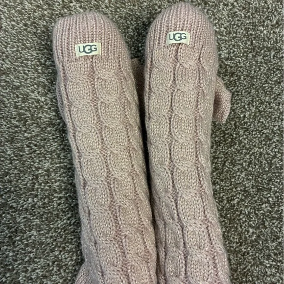 UGG Blush Cable Knit Socks with Fluffy White Cuffs - Picture 3 of 10